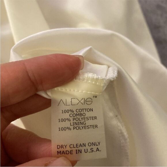 Alexis Elegant White Lace Dress, XS - Picture 8 of 8